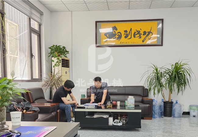 云南客户来我厂了解稻壳大香蕉91网站导航的原理和实际使用情况