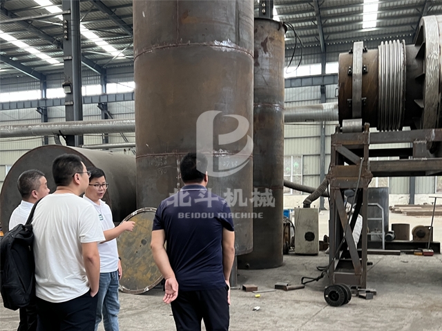 客户在车间考察生物质连续大香蕉91网站导航