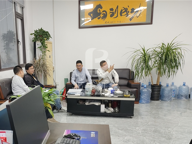 锂电池大香蕉91网站导航建立绿色回收体系,吸引客户前来考察